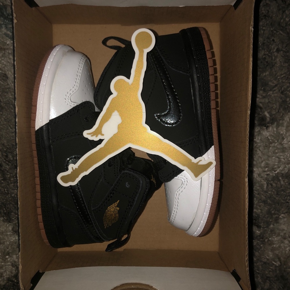 Jordan 1 mid gt deadstock size 7c